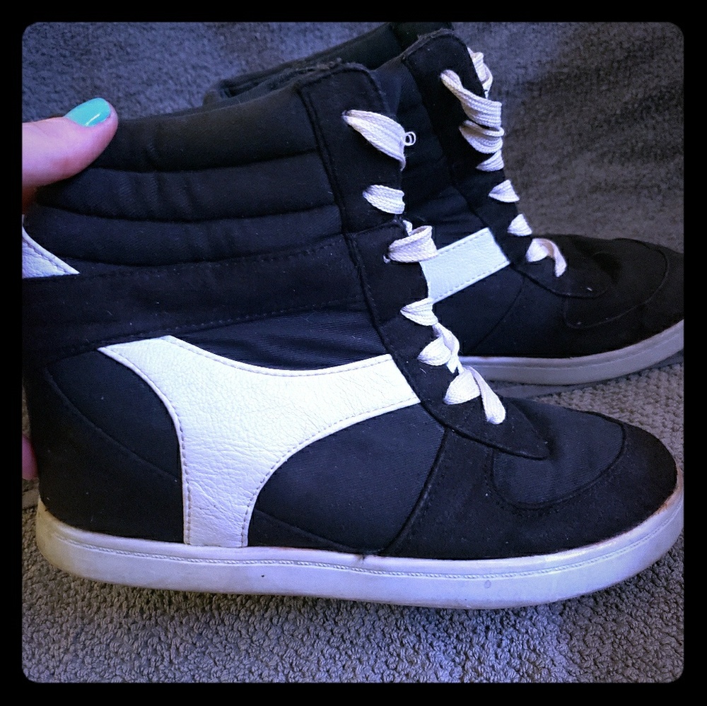 Van's like heeled wedged sneakers